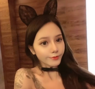 温州皮革厂小姨子下海经商被艹出白浆